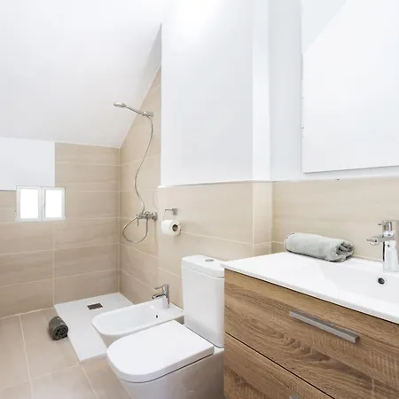 Moderne Mit Meerblick Und Pool By Interhome