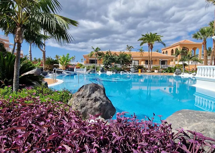 Moderne Mit Meerblick Und Pool By Interhome