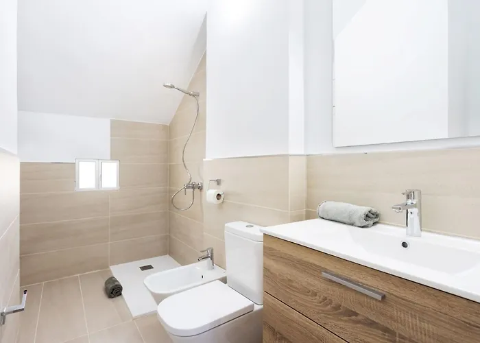 Moderne Mit Meerblick Und Pool By Interhome